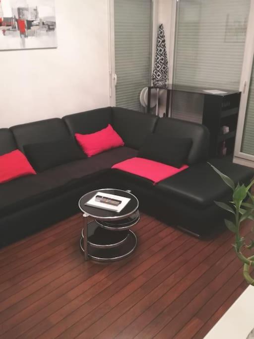 Joli Appartement Avec Jardin Et 2 Parkings Prives Argenteuil Exterior foto